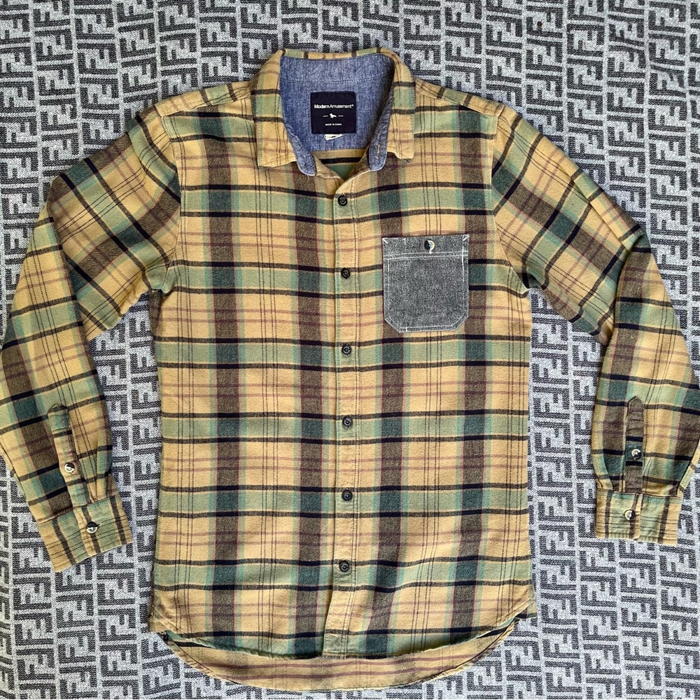 MODERN AMUSEMENT Long Sleeve Button Down Flannel Shirt - Caramel & Green - M